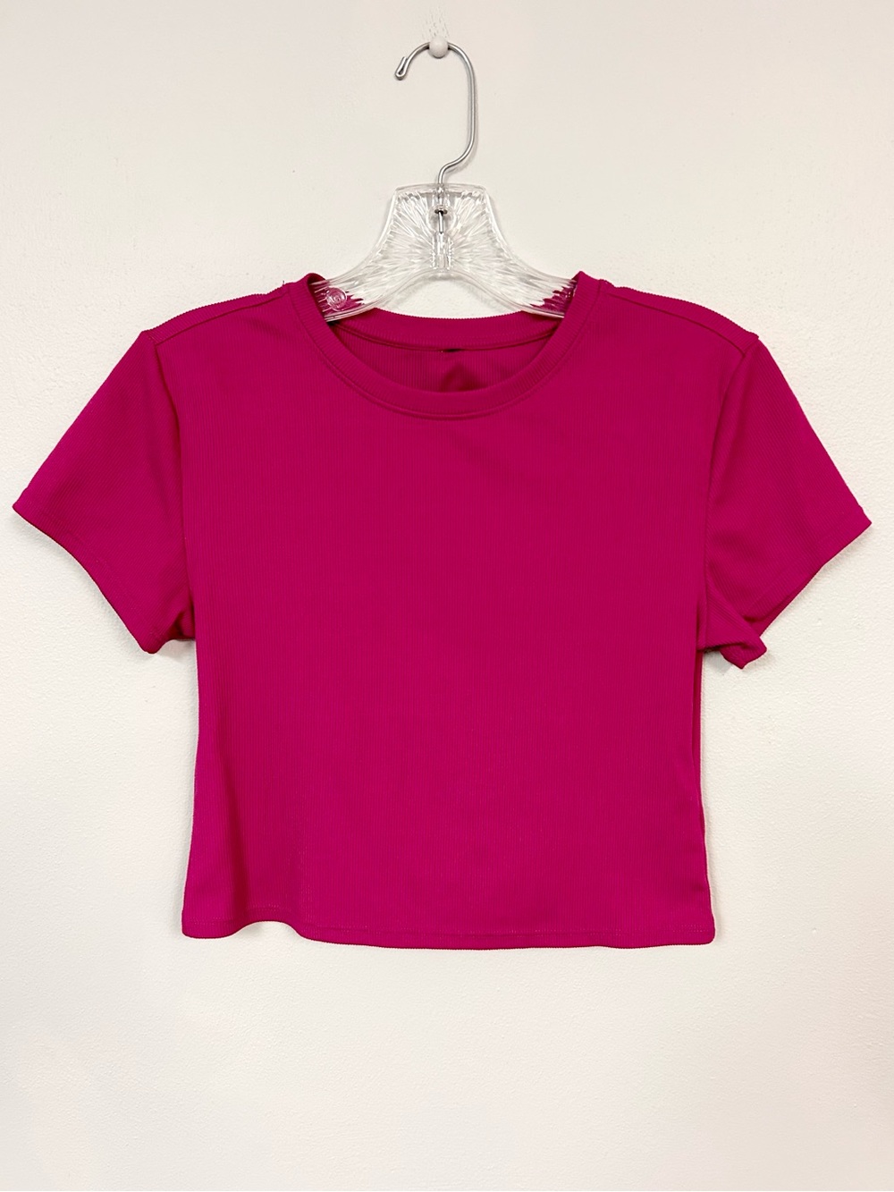 7 DIAMONDS 💗 Core Cropped Short-Sleeved Tee - Magenta - Size S